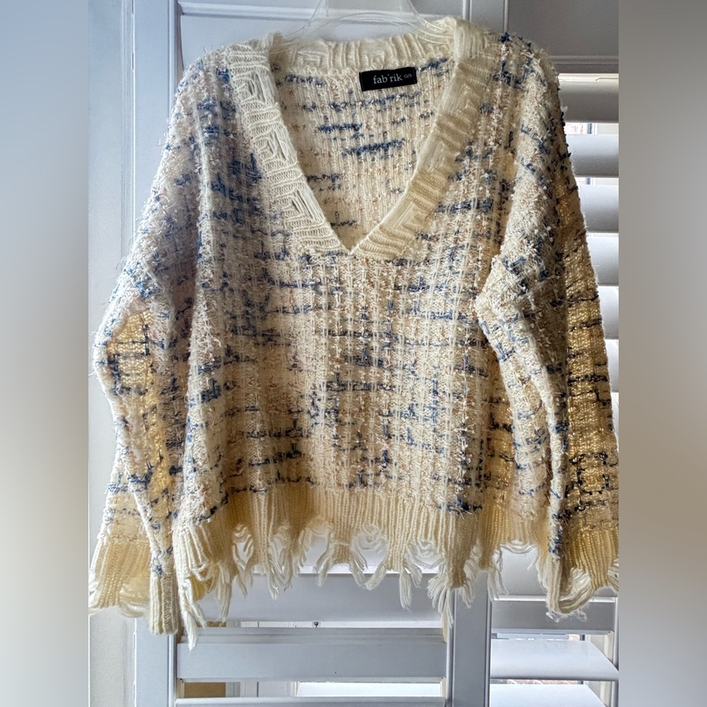 fab'rik Cream and Blue with gold flecks V-Neck Sweater